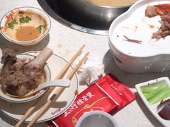 -三人行骨头王火锅(长寿店)