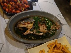 -巴厘龙虾·榜首油焖大虾(音乐学院·沿江酒馆店)