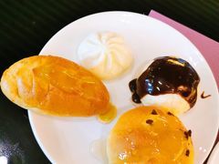 面包-夏阳湖皇冠假日酒店-自助餐厅
