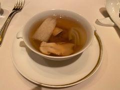 松茸花菇竹笙菜胆汤-金轩中餐厅 Jin Xuan(浦东丽思卡尔顿酒店)