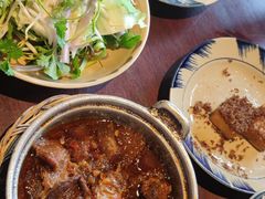 -Cuc Gach Quan Restaurant