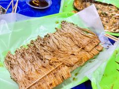 -蚝哥花姐湛江烤生蚝(美丽湾市场店)