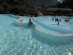 -十万大山布透温泉