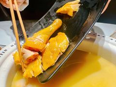 领鲜花胶鸡汤-领鲜天下·焗海鲜·花胶鸡(天目里店)