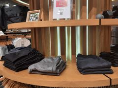 -lululemon(上海浦东IFC店)