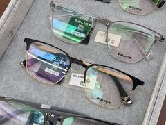 -视野联行眼镜·蔡司·尼康战略合作店(城西银泰店)