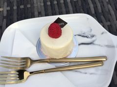 -UNI UNI(环亚凯瑟琳店)