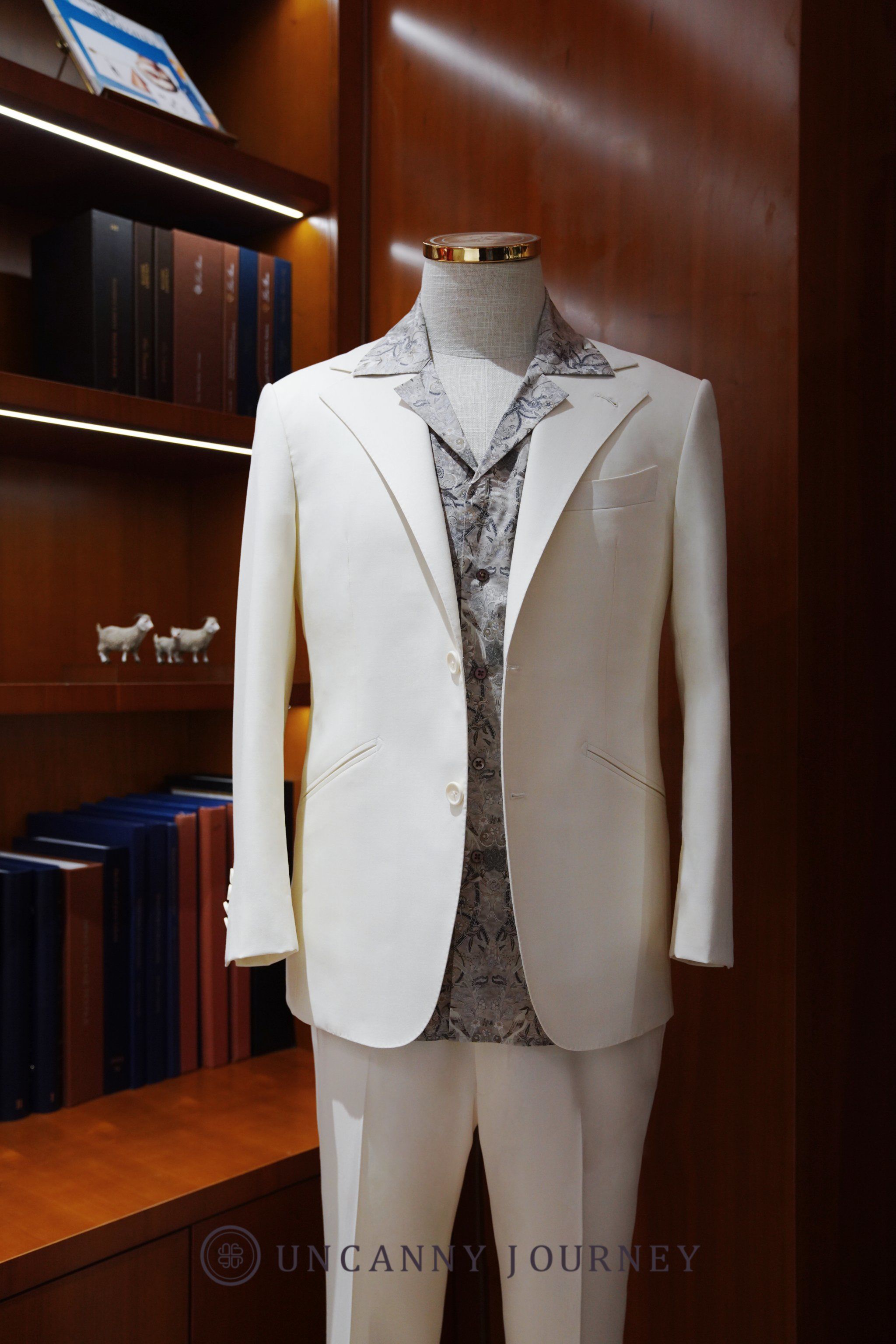 古巴领衬衫搭配西装,帅出你的脖颈线