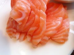 三文鱼刺身-广州中心皇冠假日酒店-环市食坊·海鲜自助餐厅