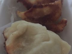 -黄阿姨锅贴大王(万航渡路店)