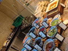 -广州万富希尔顿酒店·感趣自助餐厅·金秋蟹宴生蚝海鲜刺身