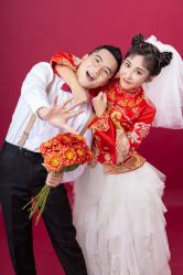 -现代经典婚纱摄影