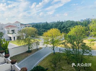 钟山风景区的高尔夫酒店，环境很大气，舒服，安静