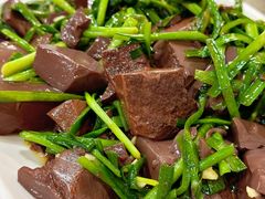 韭菜炒猪血-姐妹临高乳猪店(海垦路店)