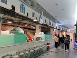 -Qmiss家庭娱乐中心(恒隆广场店)
