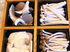 菌菇拼盘-烹然四季椰子鸡火锅(团结湖总店)