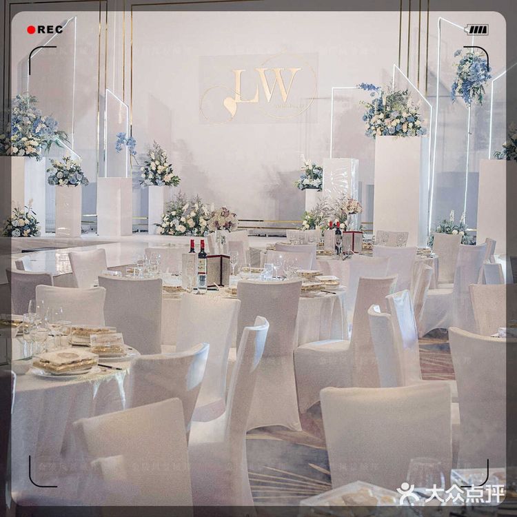 简约轻奢，优雅精致 ◎满目深深浅浅的时光 ◎醉心悦享在醇浓香