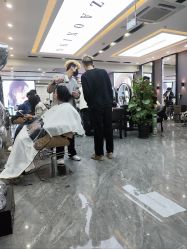 -藤野造型烫染·漂发