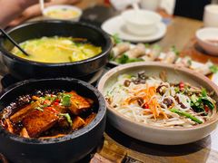 傣家石锅焖豆腐-滇越乘象云南餐厅(豆各庄店)