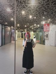 -变画·发型STUDIO