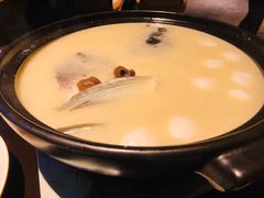 何家砂锅鱼头皇-通安客栈中餐厅·何家小馆