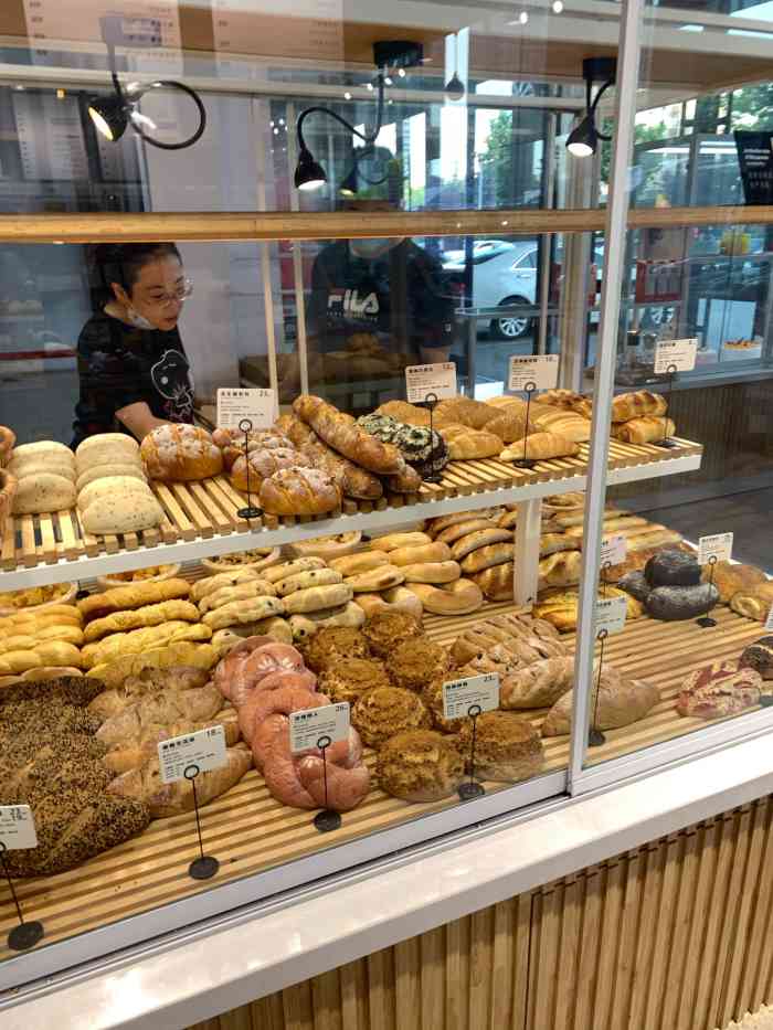 进来就让办卡,充值,有点过度营销,面包真的不错,感觉比皇家美孚和丹香