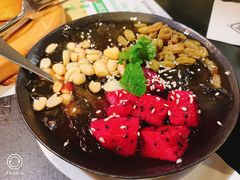 化龙桥老婆婆手搓冰粉-来龙里 精致 东南亚餐室(万象城店)