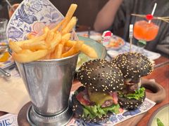 牛肉汉堡-THE REFINERY