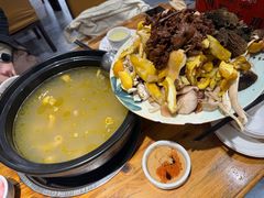 -菌之家·专业纯野生菌火锅·特色炒菌