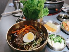 -围炉肉舍•炭烤活鳗•丹东海鲜烤肉(步行街店)