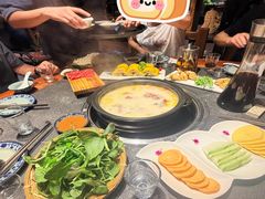-大匠工房古船木艺术餐厅·猪肚鸡专门店(长白仙岛店)