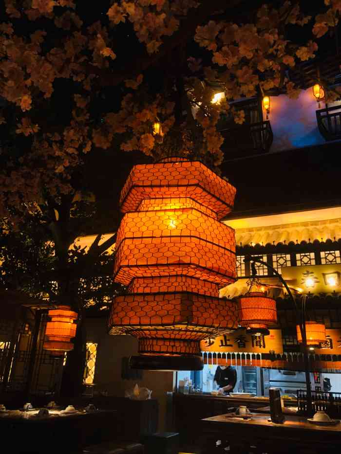 桂满陇(站立的杭州八佰伴店)-"到市里办事,顺便到这家网红店打卡.直接