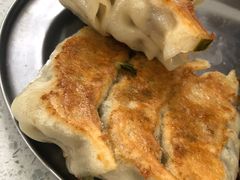 鲜肉韭菜煎饺-芬芳甜品(同福路店)