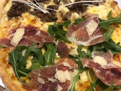 烤牛肉披萨-I HOLIC艾豪丽披萨(KKone店)