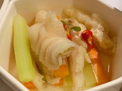 酸辣鸡爪-渔语鱼新川菜Bistro(万象天地店)