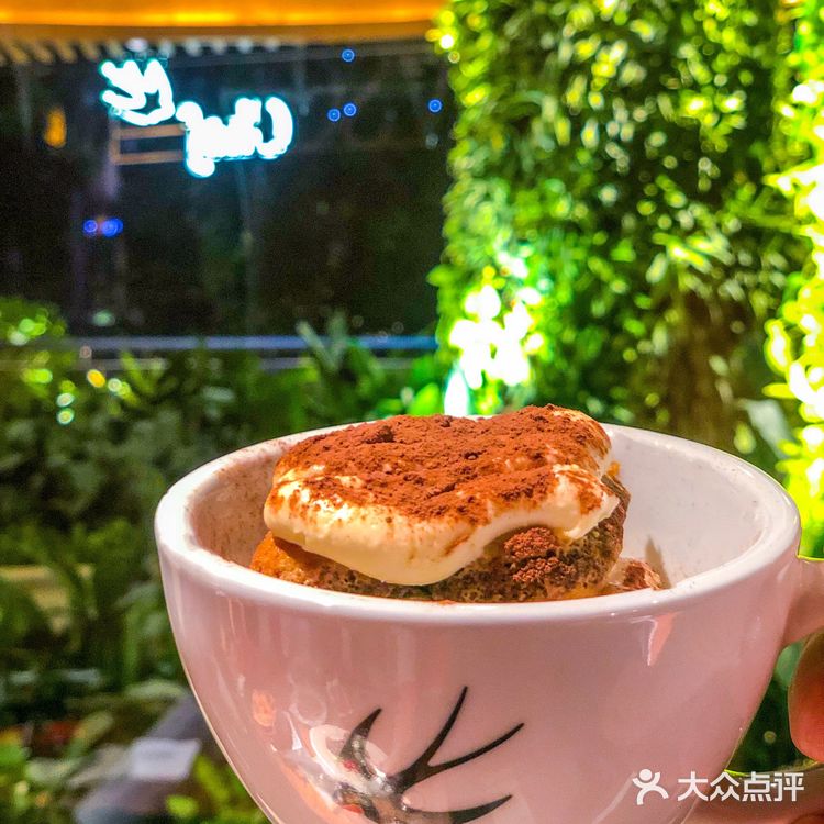 🏙珠城璀璨的夜在这家店浪漫体现