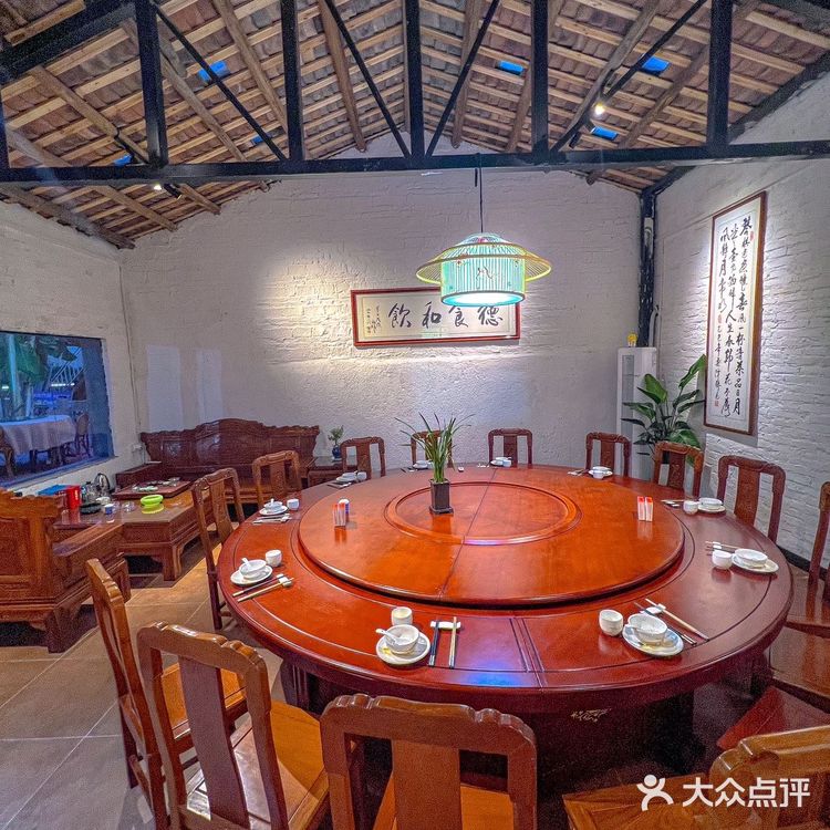 江北藏了个 小岭南 ！这家粤式庭院餐厅美到窒息！