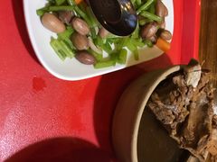 -万和春排骨砂锅米饭(湖北路店)