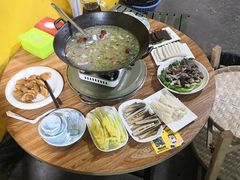 -茸梅路右拐龙虾-农家菜(松江店)