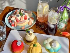 当季水果舒芙蕾松饼-Bai Meow法式西点咖啡