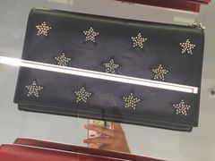 -塞拉瓦莱名品奥特莱斯