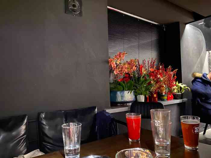 楚门酒吧(民园店)-"门店就在民园体育场外面,邮局马路对面. .