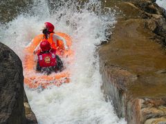 -虎啸峡漂流