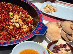 -何师傅美蛙鱼头(汉街店)