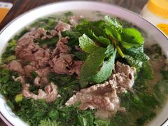 -禺馋猫生滚牛肉粉