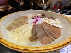 川门毛肚七绝-哥老官重庆美蛙鱼头(松江地中海十八哥店)
