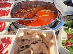 -来龍儿鲜切牛肉自助老火锅