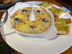 法式奶酪焗蜗牛-LUCCA卢卡西班牙海鲜饭(远洋广场店)