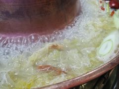 -果松木炭酸菜铜火锅·外婆参鸡汤