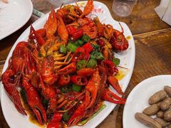 -老东镇啤酒屋海鲜加工·蒸汽海鲜·海鲜烧烤(台东店)